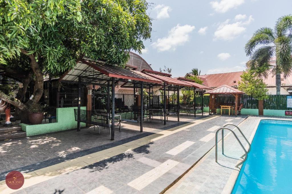 Quezon Premier Hotel Lucena Ngoại thất bức ảnh