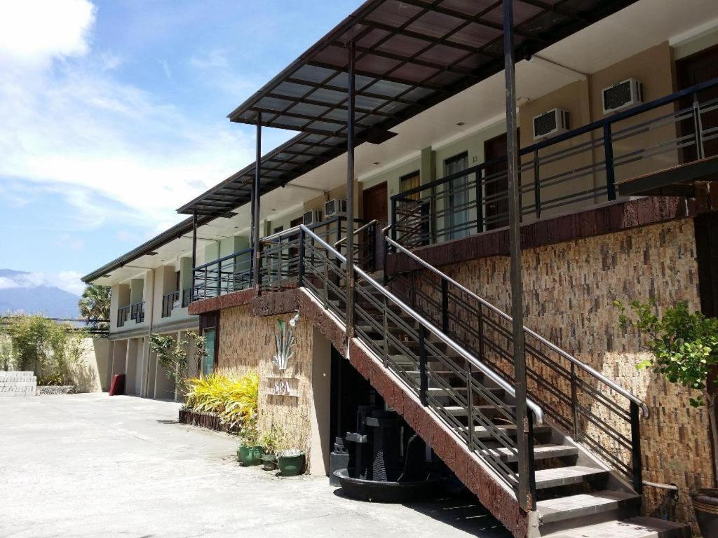 Quezon Premier Hotel Lucena Ngoại thất bức ảnh